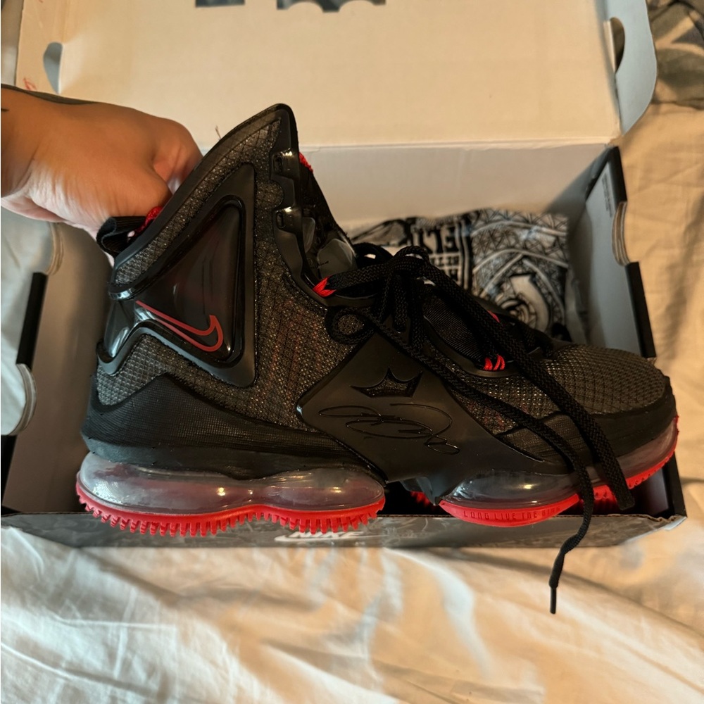 LeBron basketball shoes
